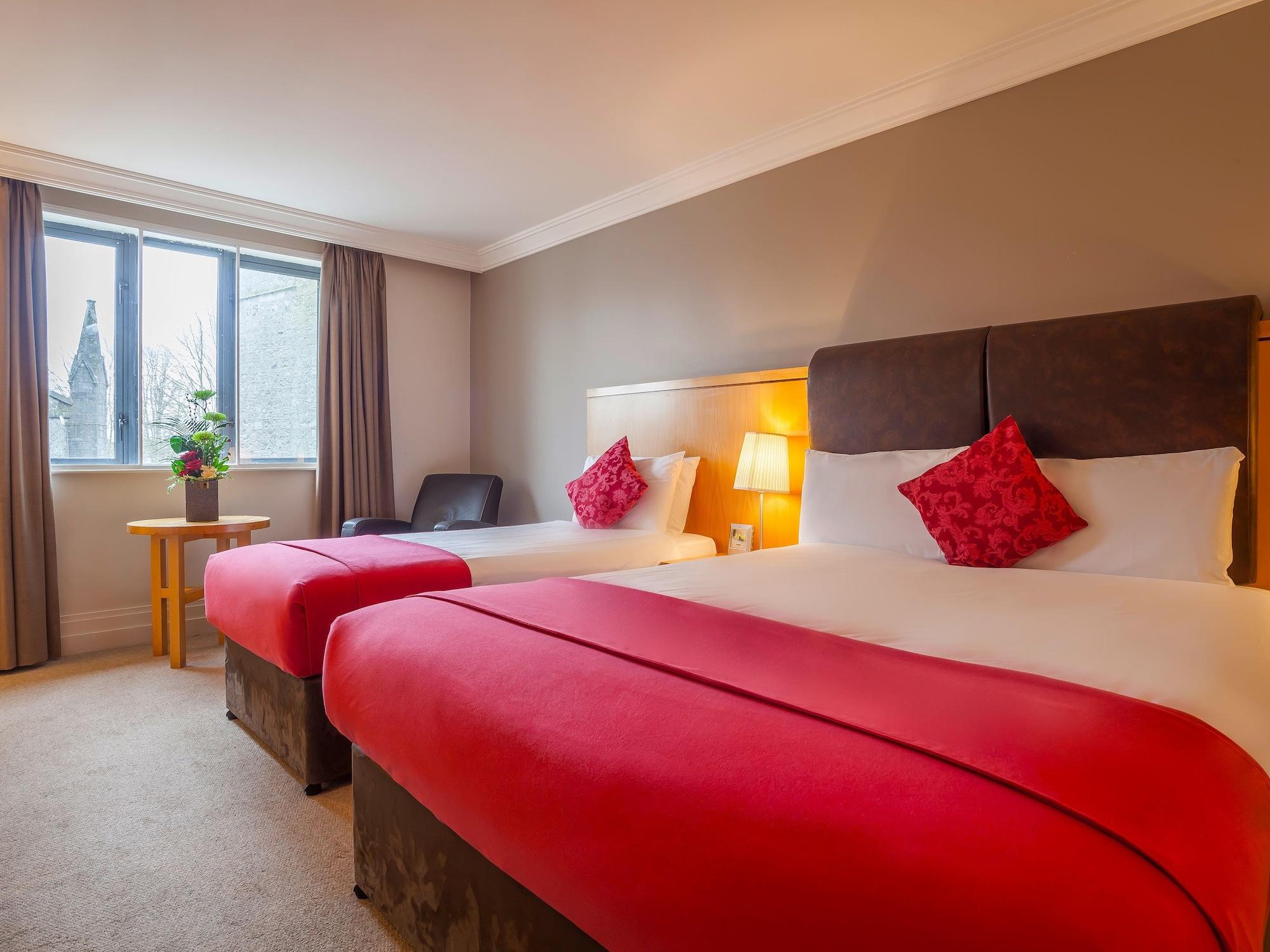 Prince Of Wales Hotel Athlone Buitenkant foto